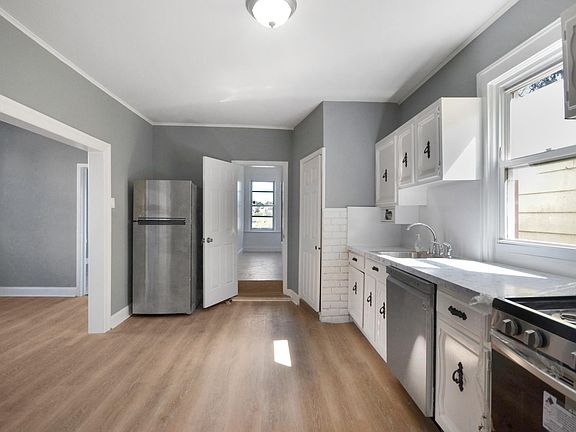 3rd image of 234 Edwards Pl #1