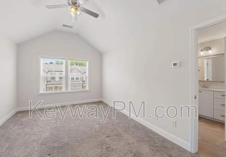 317 Sumac Trl — Photo 10