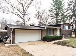 8960 S Laclede Station Rd, Saint Louis, MO 63123