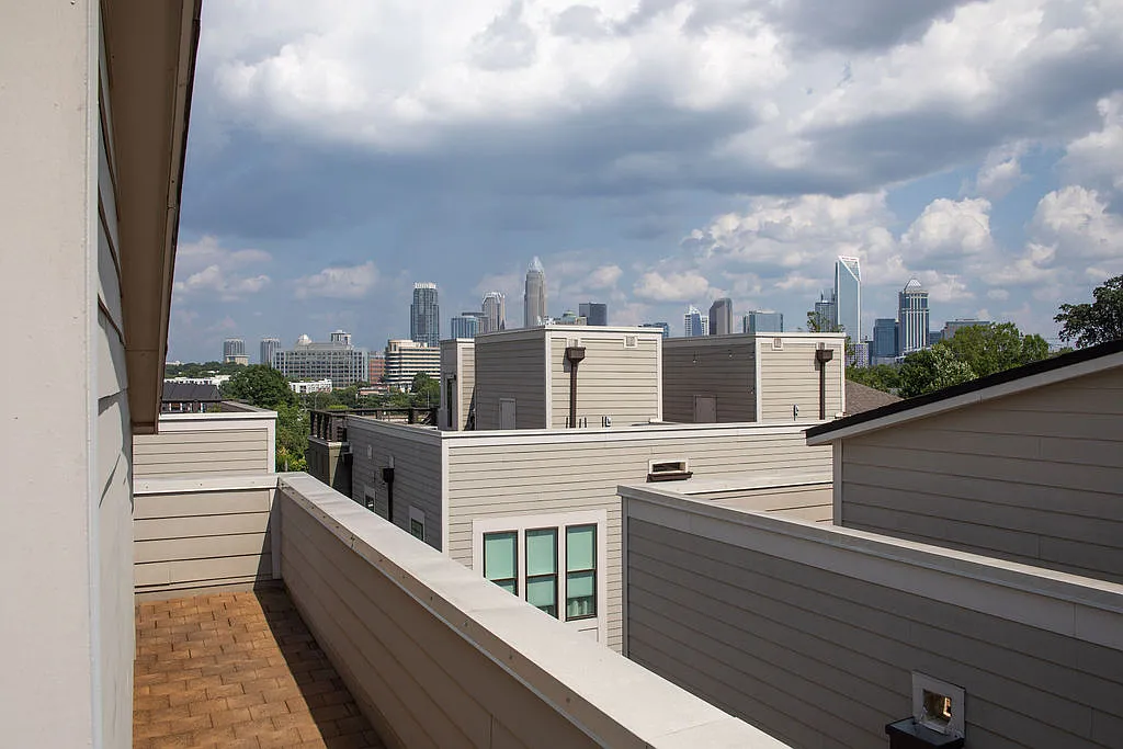 2 bed, 2.5 bath, 1266 sqft, $2,400 — Photo 1