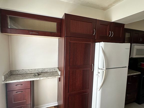 2nd image of 1246 Alexandria Dr #B