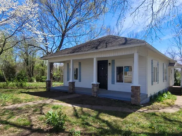 207 E Kelly St, Fredericktown, MO 63645