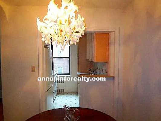 Sold by Anna Pinto Realty | media 19