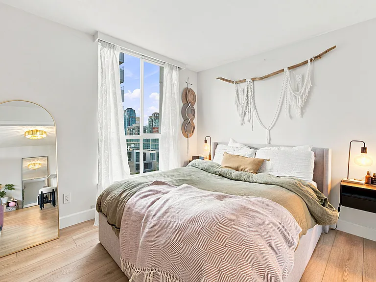 1500 Howe St #1502 — Photo 9