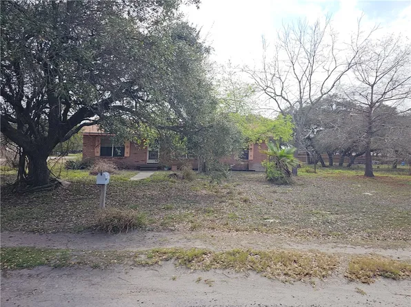 261 N 11th St, Aransas Pass, TX 78336