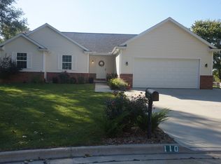 110 Meadow Ln, Mackinaw, IL 61755