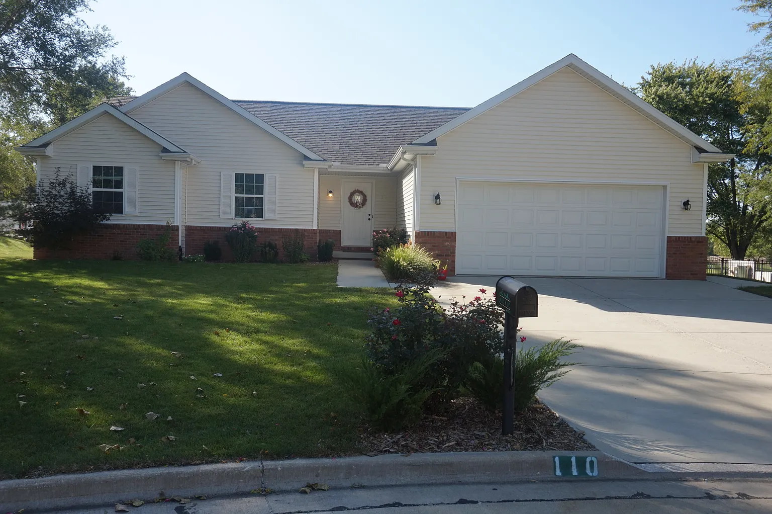 110 Meadow Ln photo 1