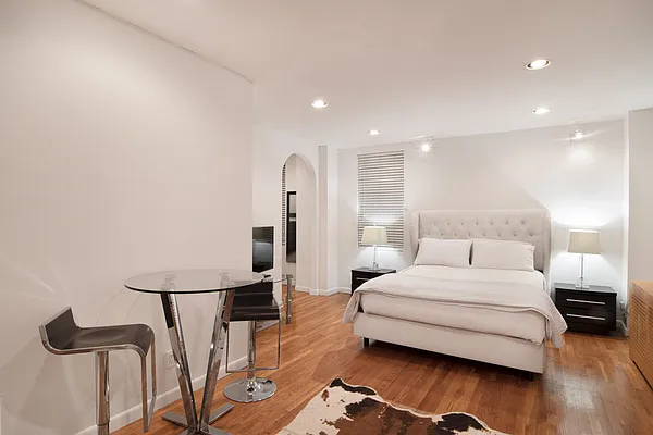 Rented by WAM Partners - William Moses Co. | media 1