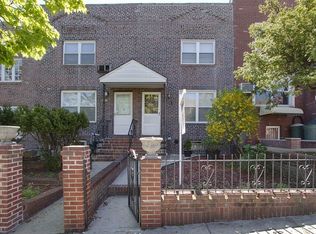 2031 28th St, Astoria, NY 11105