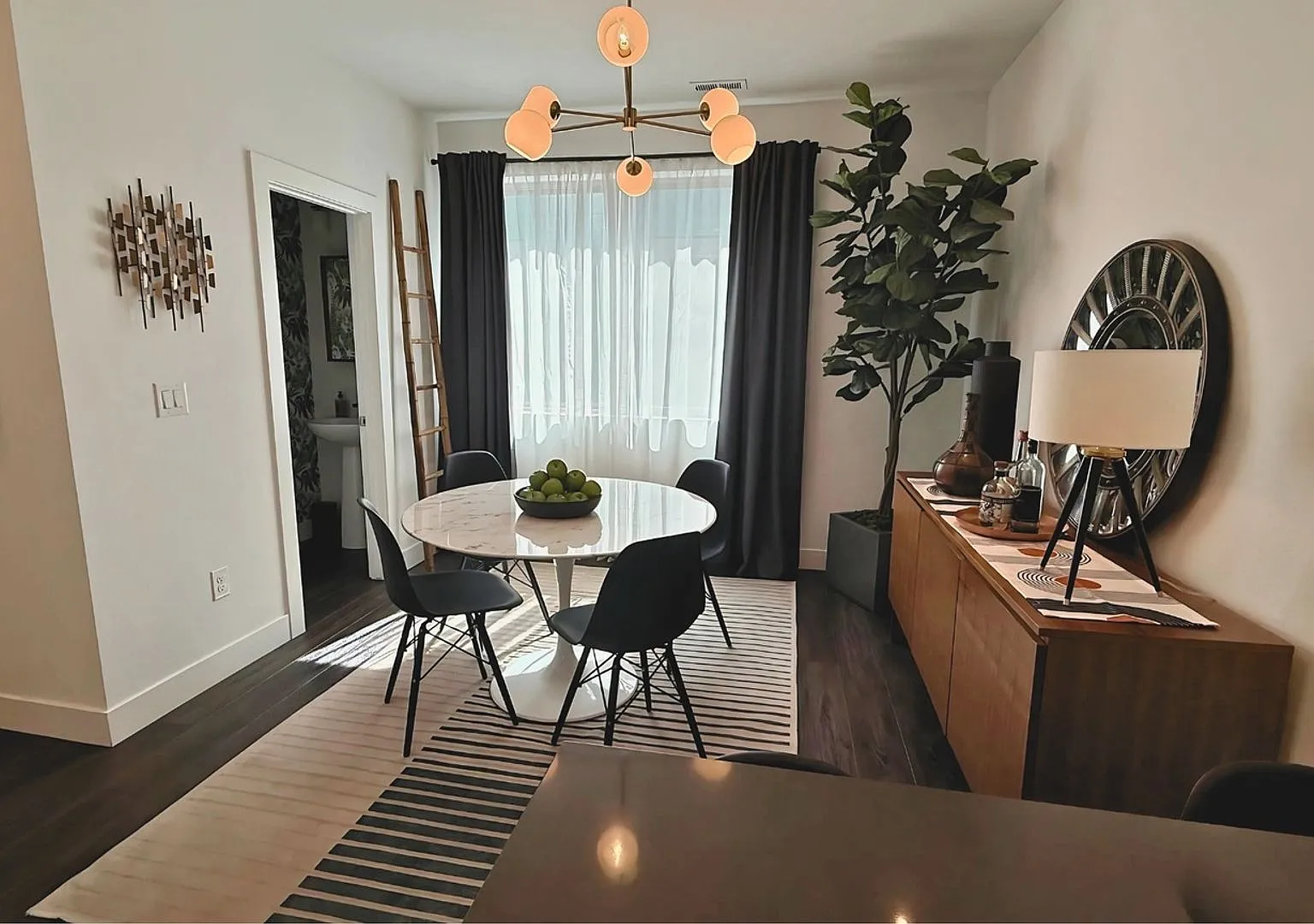 Charming 3BR House in Denver — Photo 3