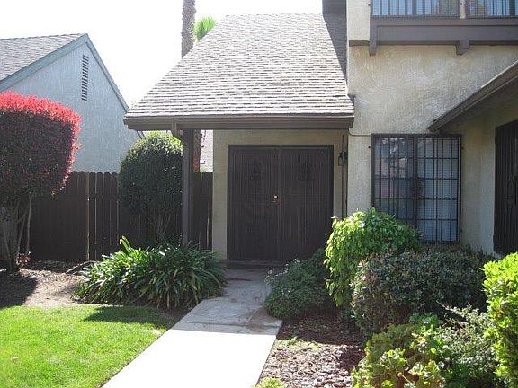 5th image of 1049 E Goshen Ave