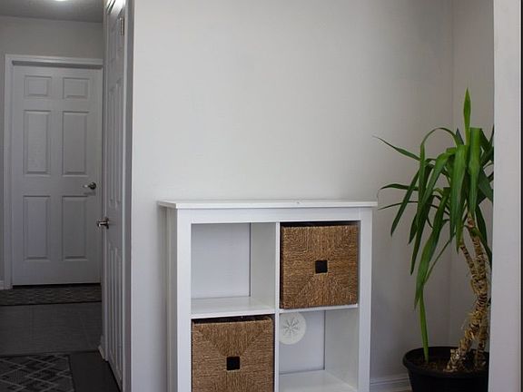 3rd image of 118 Baycliffe Cres