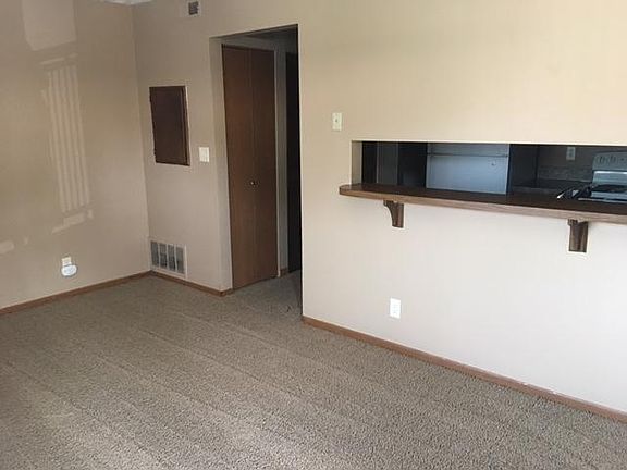 5th image of 1810 Knox St #20
