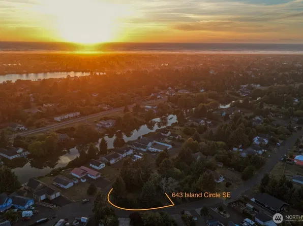 643 Island Circle SE, Ocean Shores, WA 98569