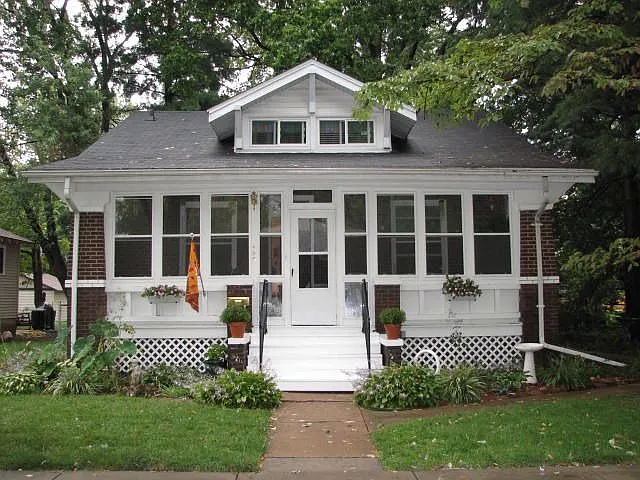 506 N Oak St photo 1