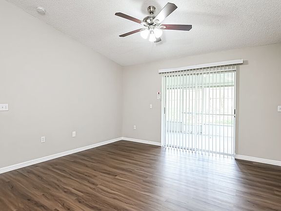 5th image of 568 Doe Cove Pl