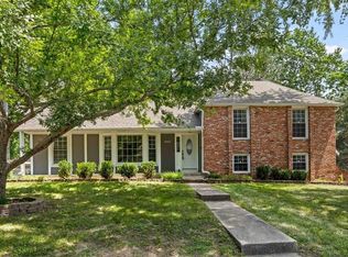 10612 W 97th Ter, Overland Park, KS 66214