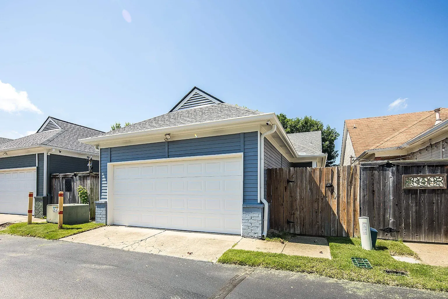 3 bed, 1271 sqft, $2,300 — Photo 4
