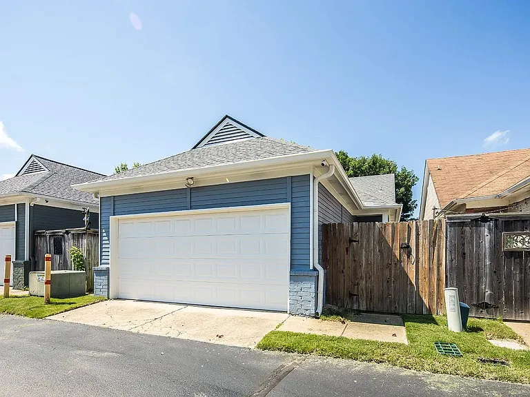 263 Island Village Dr — Photo 4