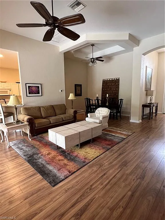 3 bed, 2.0 bath, 1939 sqft, $4,500 — Photo 4
