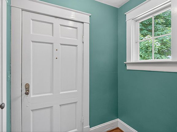 2nd image of 68 Birchtree Ln