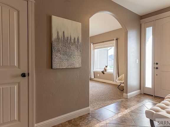3rd image of 5485 Villa Mirage Ct
