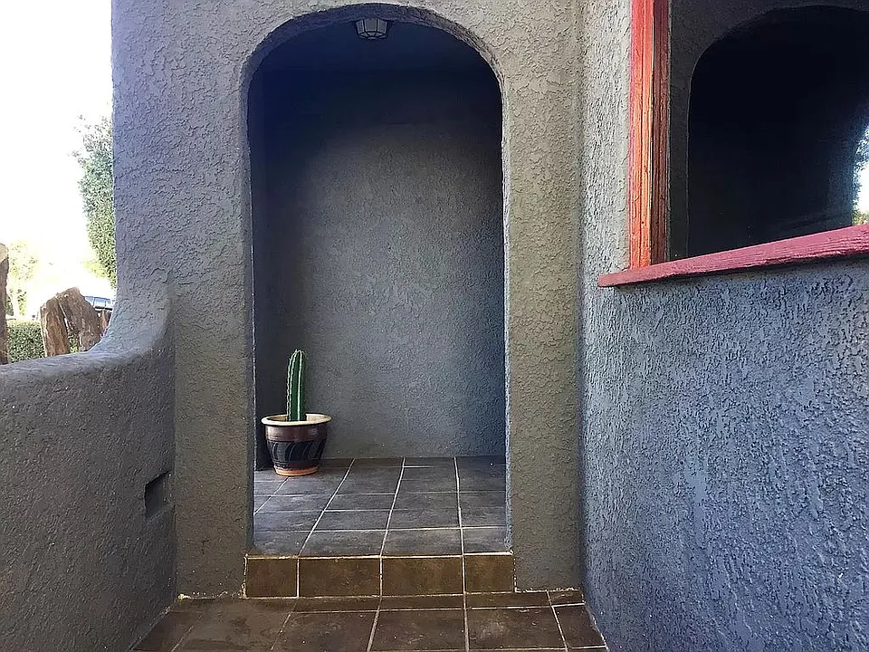 Building Photo 3