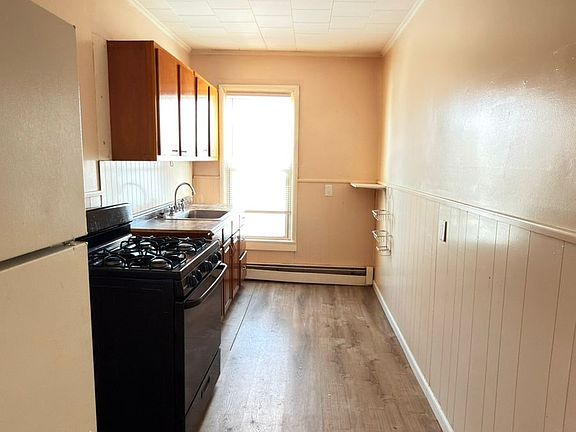 4th image of 800 Vine St APT 6