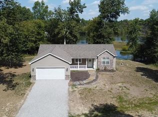 18562 E Hill St, Mount Vernon, IL 62864