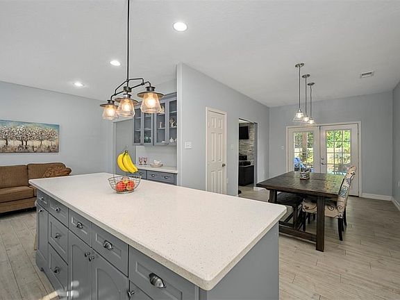 3rd image of 4822 Middle Falls Dr