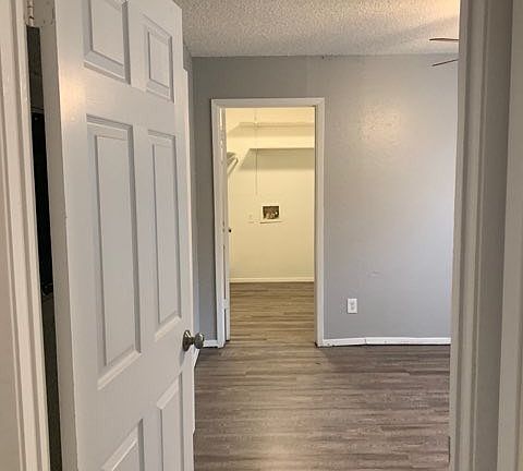 5th image of 3007 W Louisiana Ave