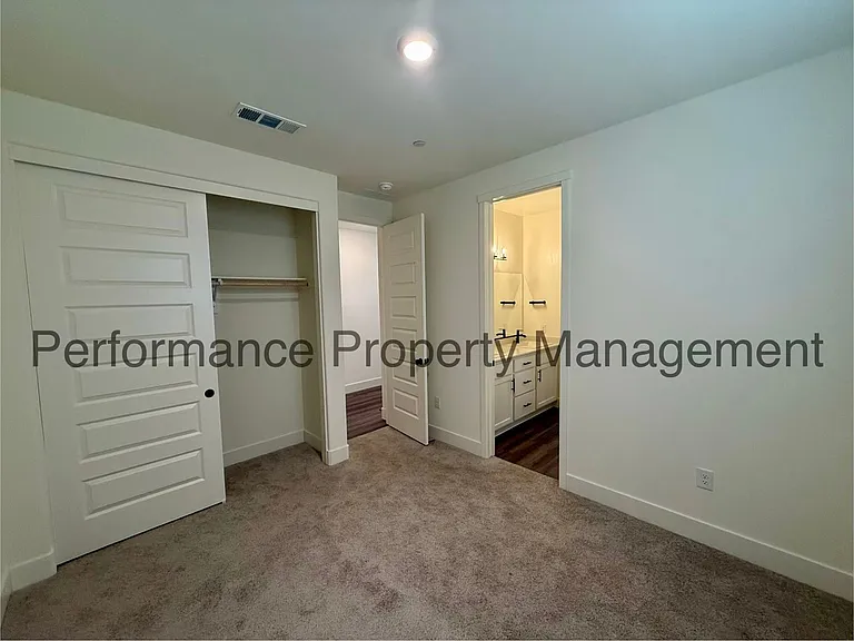 6915 Jewel Cave Ct — Photo 11