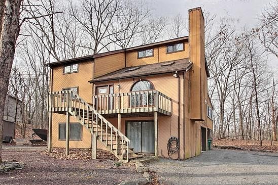 2nd image of 136 Clover Ln