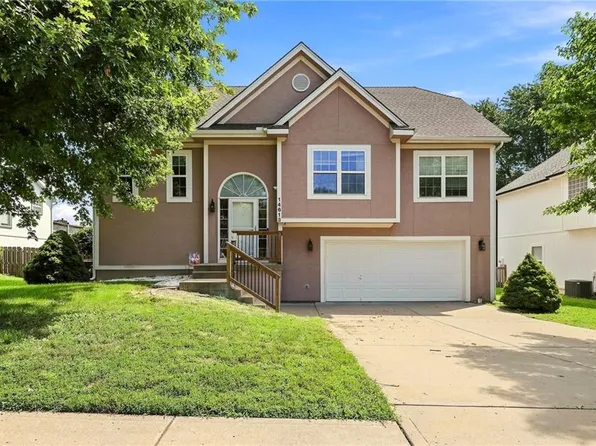 14613 Wicklow St, Smithville, MO 64089
