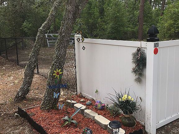 Entrance from Magnolia st