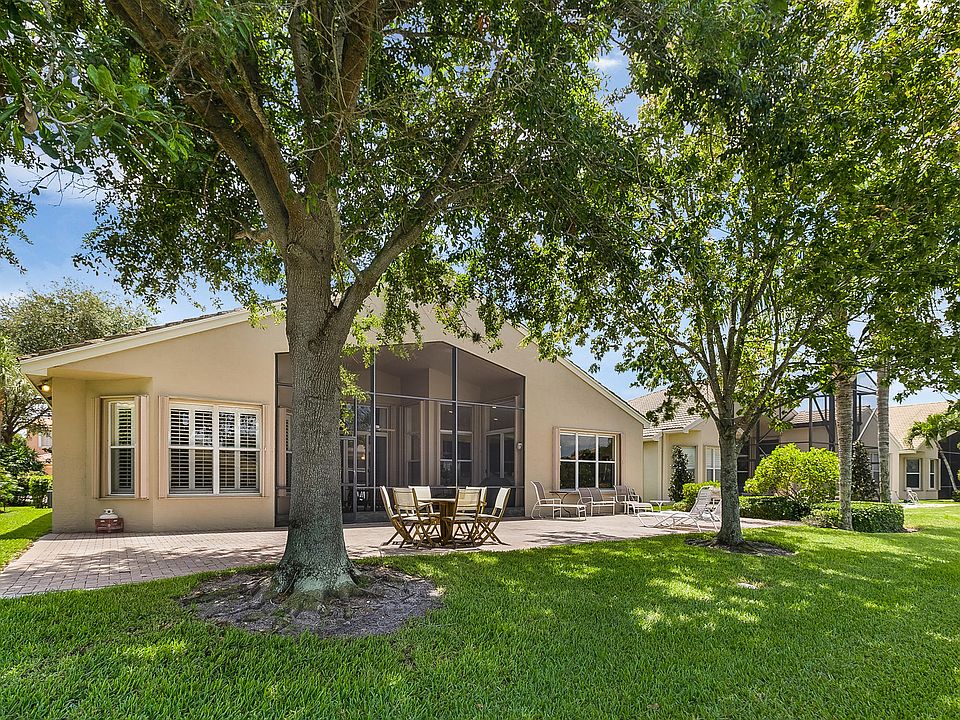 2nd image of 7070 Great Falls Cir