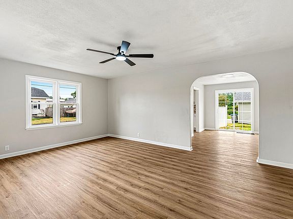 4th image of 502 Sunset Ave