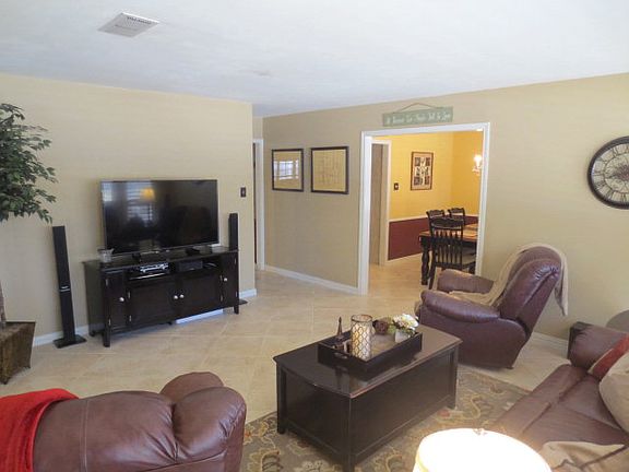 4th image of 2412 Maxwell Dr