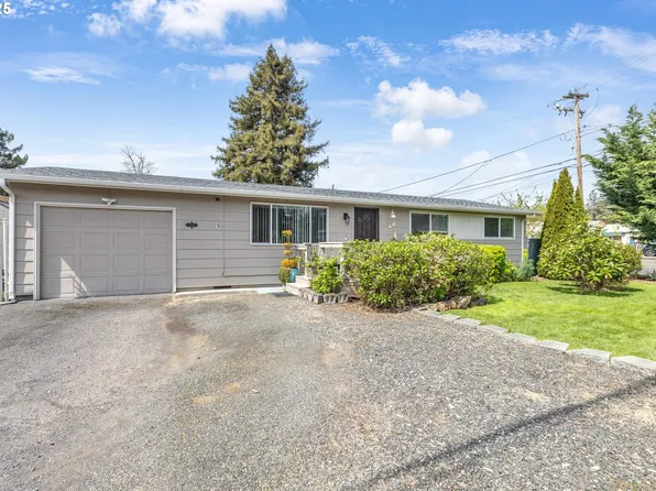 1592 NW Keasey St, Roseburg, OR 97471