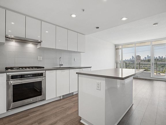 5th image of 2388 Madison Ave #605