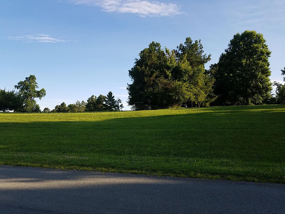 1st image of 27 Chestnut Creek Dr