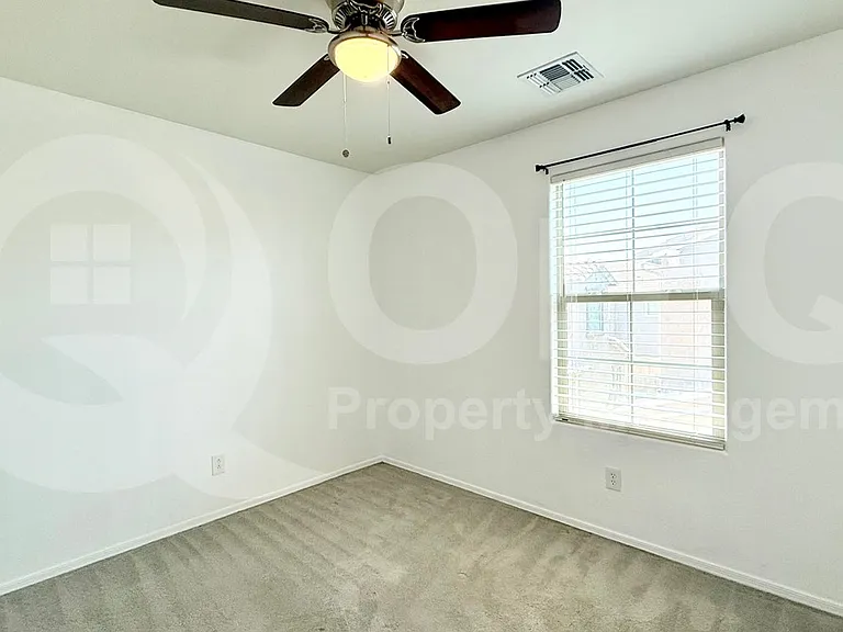 156 N 56th Pl — Photo 12