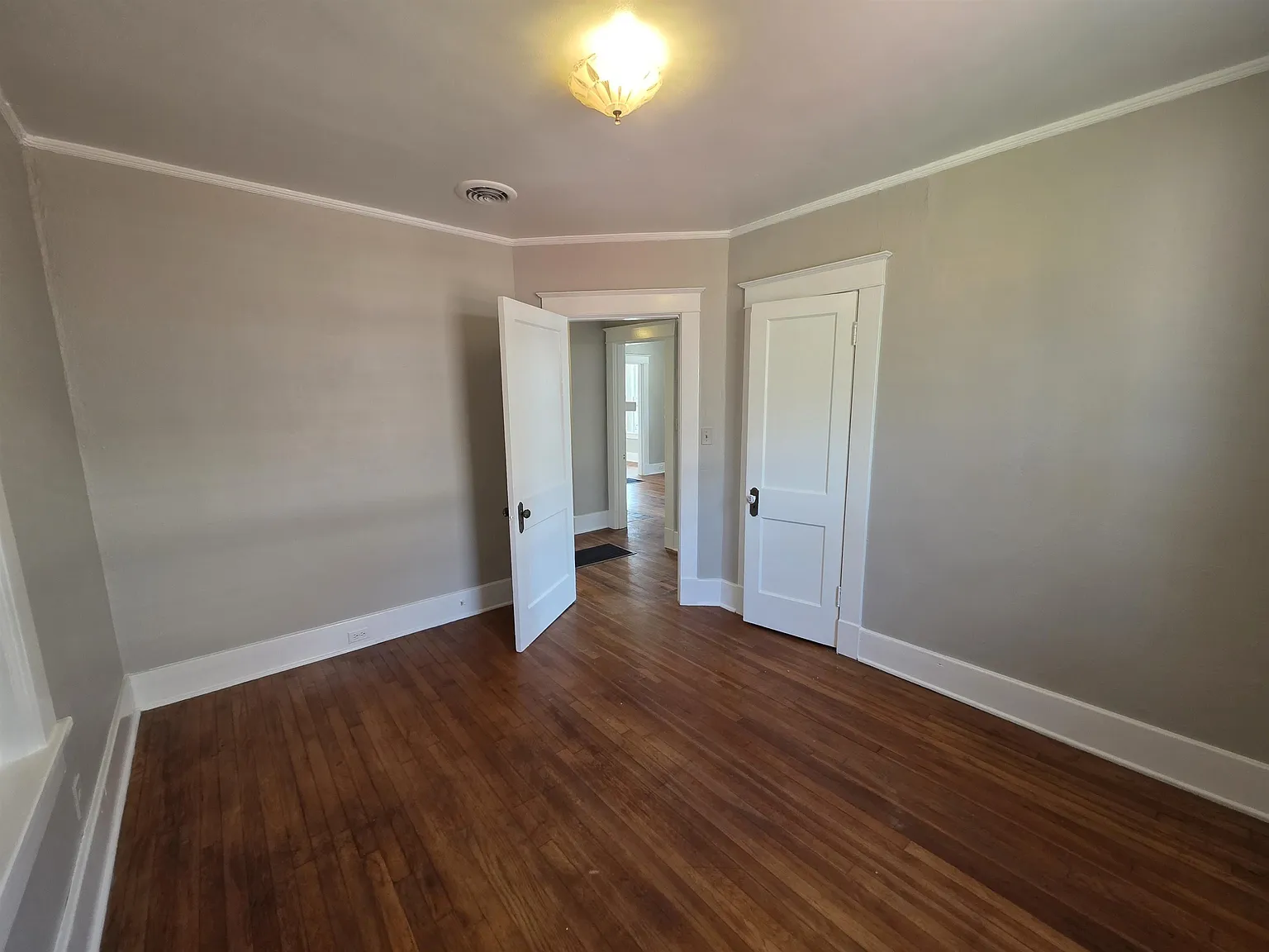 3 bed, 2.0 bath, 1516 sqft, $1,100 — Photo 3