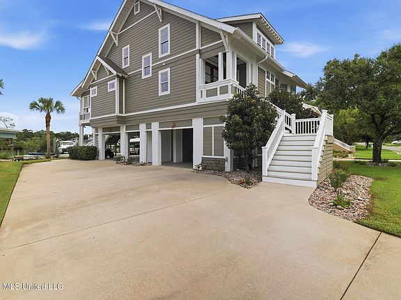 2nd image of 68 Bayou Cir
