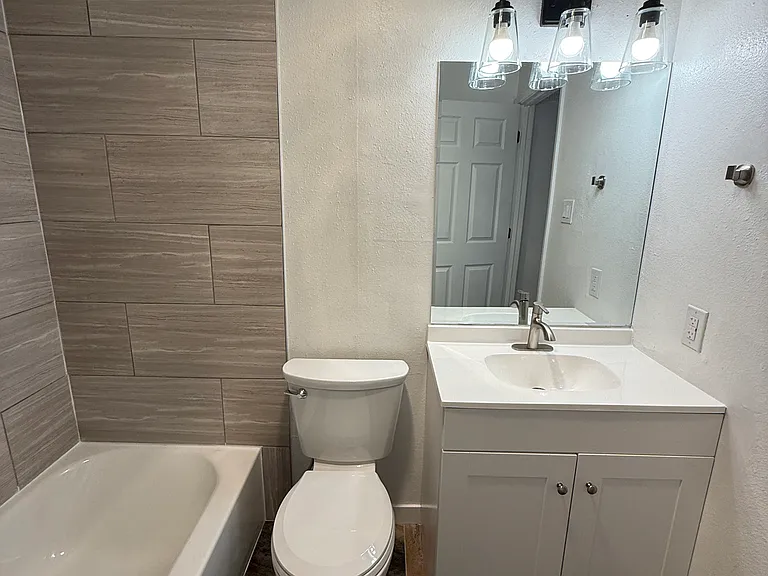 2412 Rice Ave NW — Photo 5