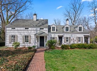 302 W Neck Rd, Huntington, NY 11743