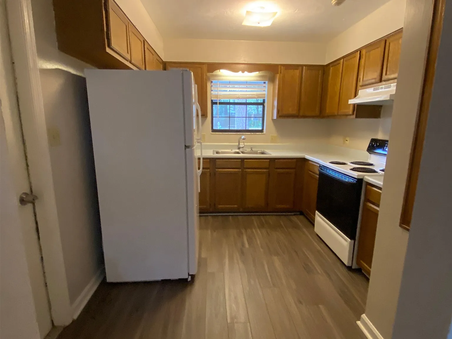 3 bed, 2.0 bath, 1284 sqft, $1,750 — Photo 4
