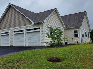 5 Victoria Dr #33, Rochdale, MA 01542