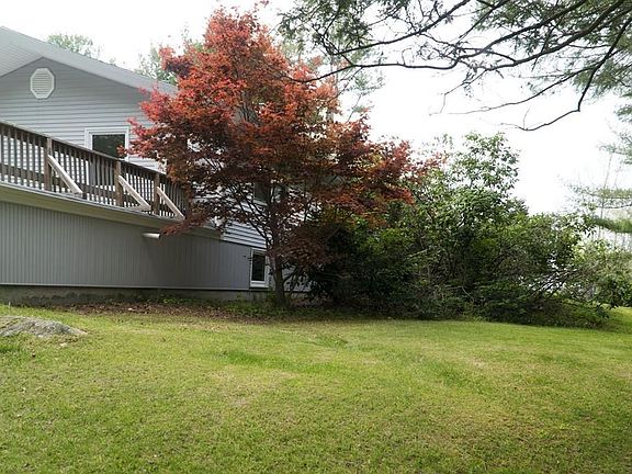 4th image of 20 Apple Hill Dr