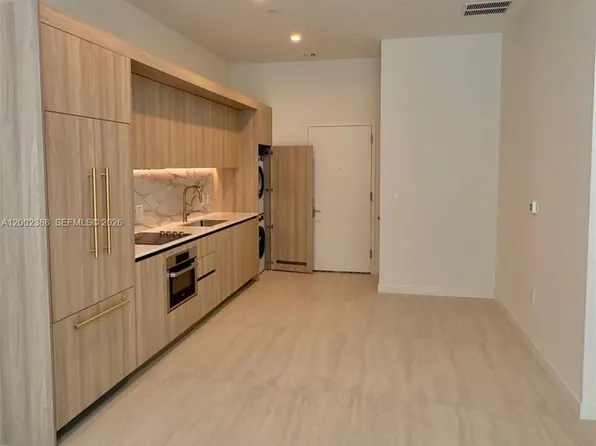 77 SE 5th St #1208, Miami, FL 33131
